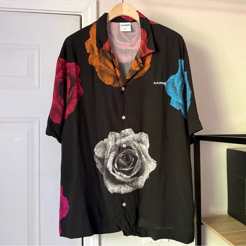 CARRE PARIS black rayon rose floral boxy cropped button up short‎ sleeve shirt